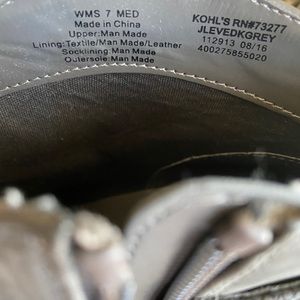 I wear this booties cupe times color gray